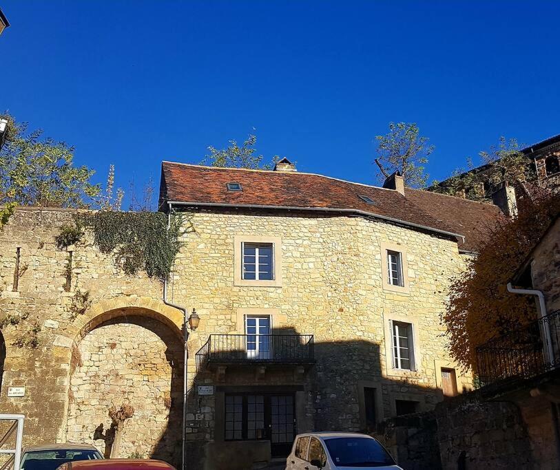 Aux Portes De L'Abbaye Saint-Cyprien  Exterior photo